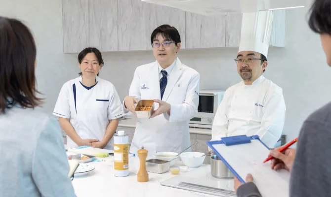 羽田クリニックの飯塚教授と専属シェフ